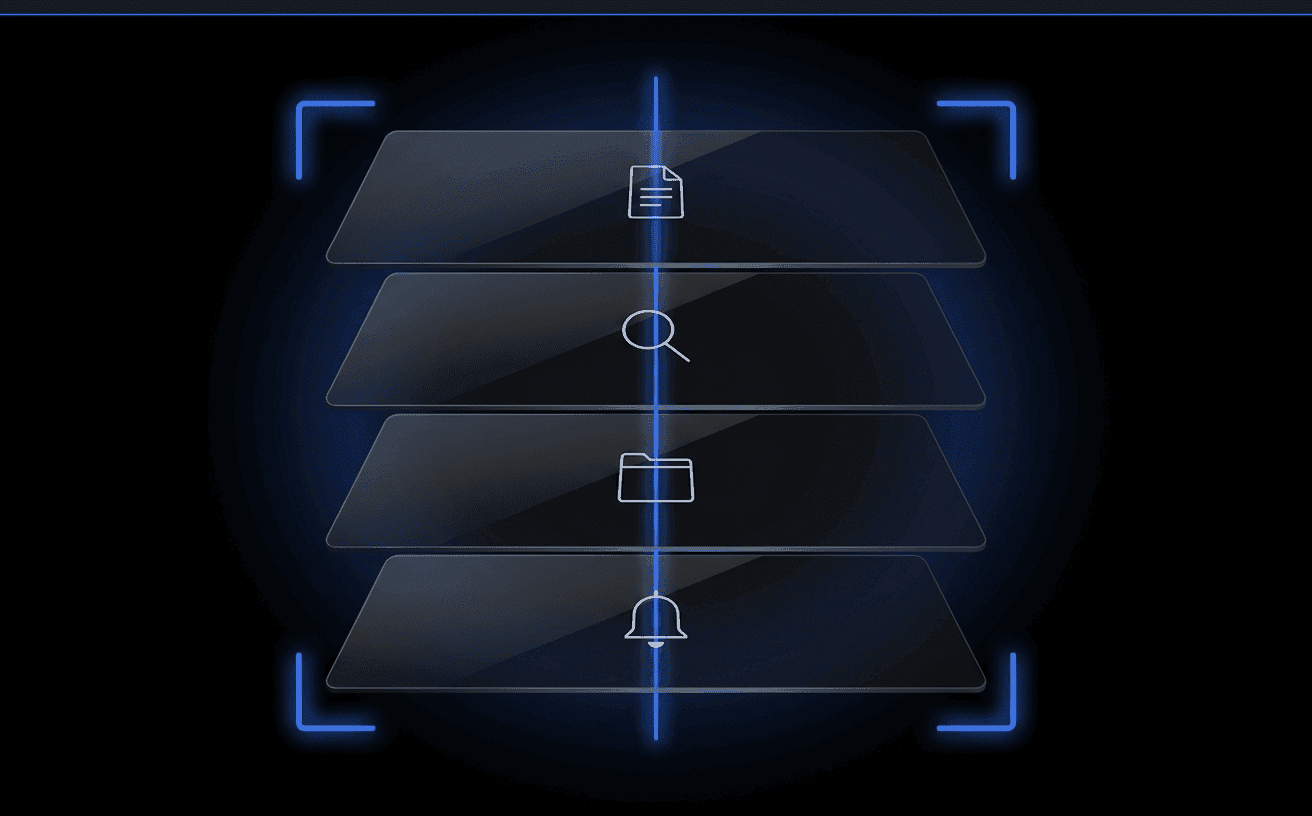 Una ilustración cinematográfica abstracta oscura de cumplimiento: cuatro paneles translúcidos de vidrio oscuro flotando en perspectiva 3D sobre un lienzo completamente negro, atravesados por una línea vertical luminosa Didit Blue y enmarcados por cuatro soportes de escáner brillantes. Cada panel lleva un pequeño motivo abstracto blanco pálido (silueta de documento, lupa, carpeta de casos, campana de alerta) que representa la gestión de casos de informes de actividad sospechosa.